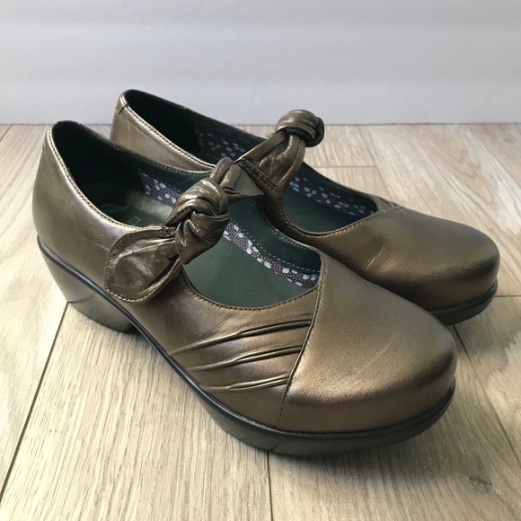dansko ainsley